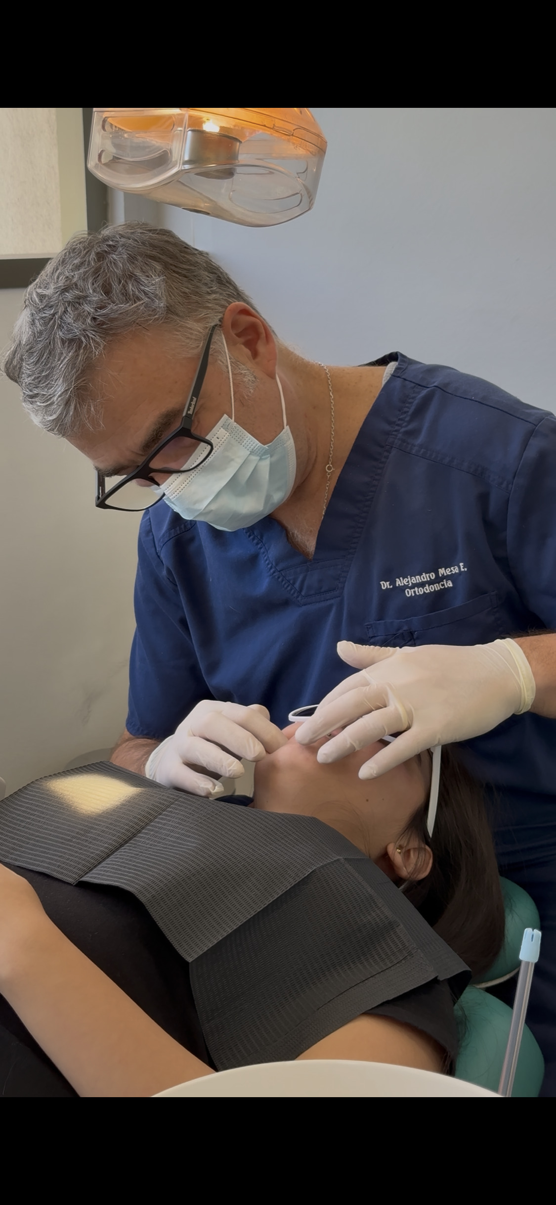 Dr. Mesa - Ortodoncista especialista en Hempel y Mesa Ortodoncia