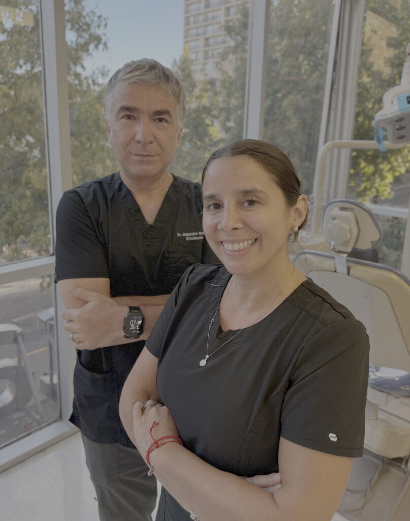 Especialistas en ortodoncia Dra. Hempel y Dr. Mesa de Hempel y Mesa Ortodoncia en Santiago